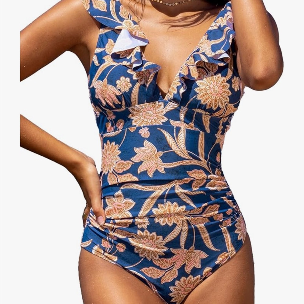 Cupshe bathing suit. Size Medium.
